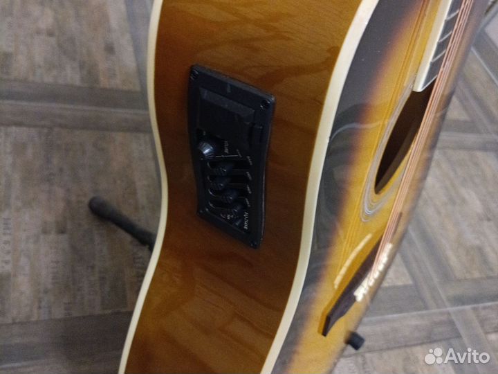 Электро акустическая гитара