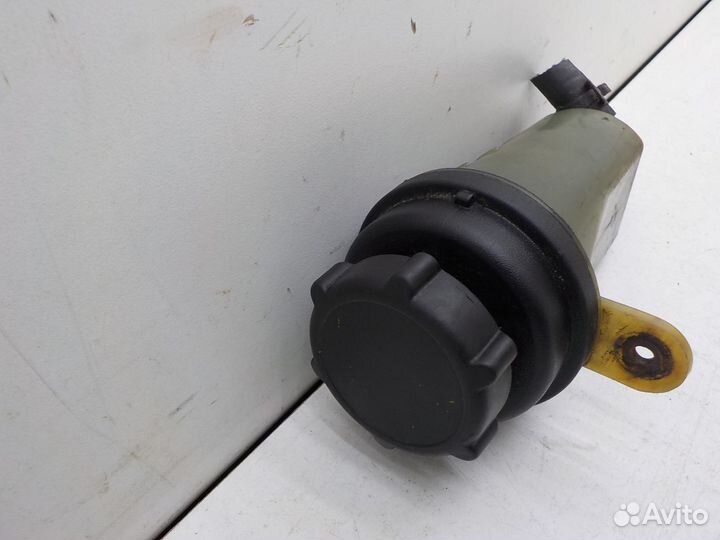 Бачок гур на Ford Focus II