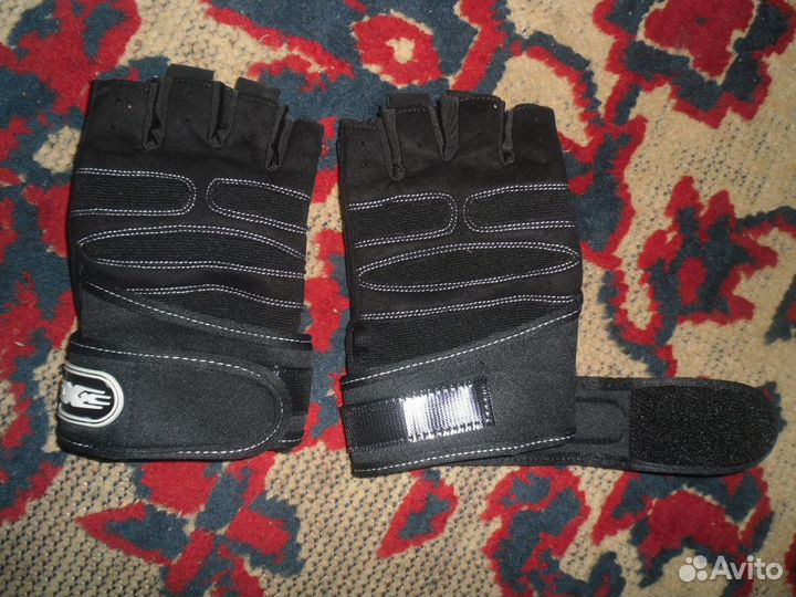 Перчатки для спорта