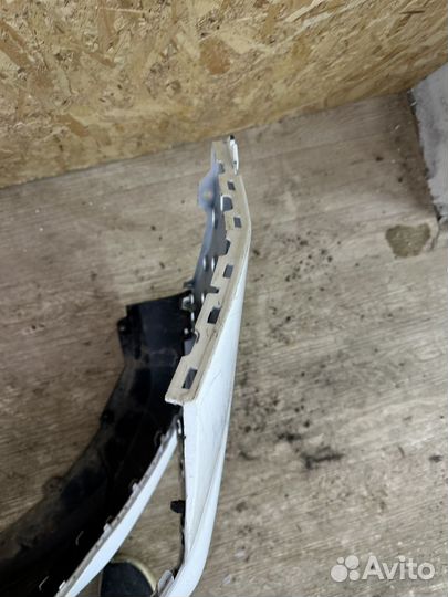 Бампер передний Москвич 3 белый