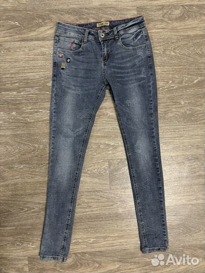Джинсы женские