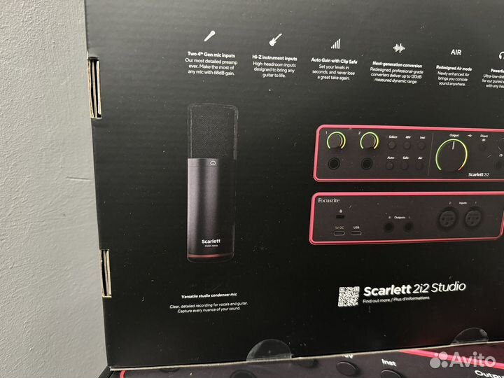 Focusrite Scarlett 2i2 Studio 4th Gen