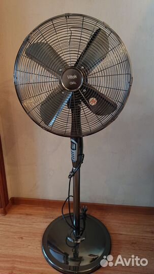 Вентилятор напольный Vitek Airo2