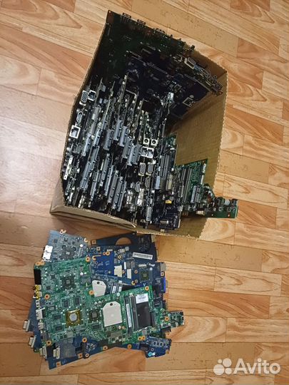 Неисправные материнские платы от ноутбуков