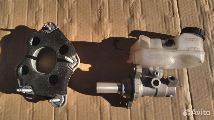 Главный тормозной цилиндр Renault Arkana