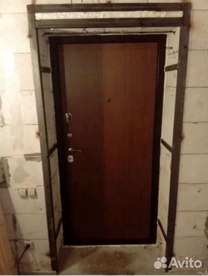 Дверь входная металлическая в квартиру 829