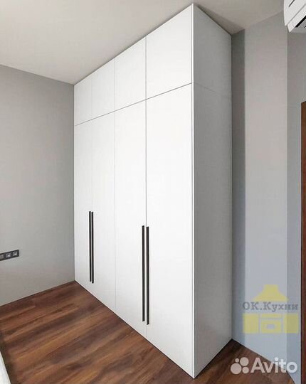 Шкаф в комнату