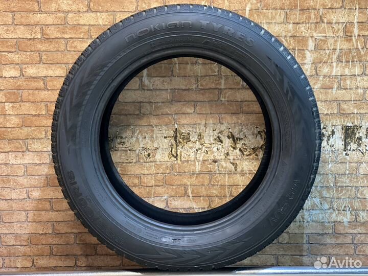 Nokian Tyres WR SUV 4 225/60 R18