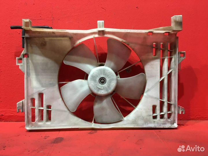 Вентилятор охлаждения двигателя Toyota Avensis 2