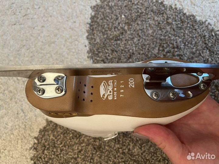 Фигурные коньки edea 200