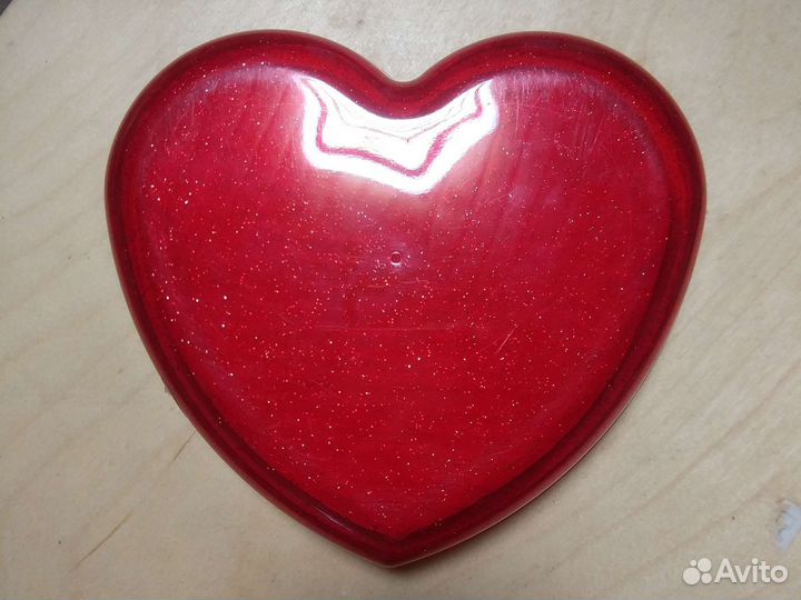 Коробка из-под конфет в форме сердца