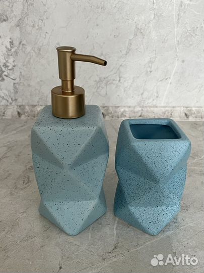 Дозатор для мыла и стакан