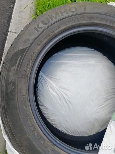 Kumho 722 235/60 R18 103