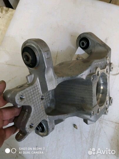 Кулак зад правый Jeep Cherokee kl