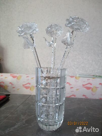 Роза хрустальная и фарфоровые тарелки из СССР