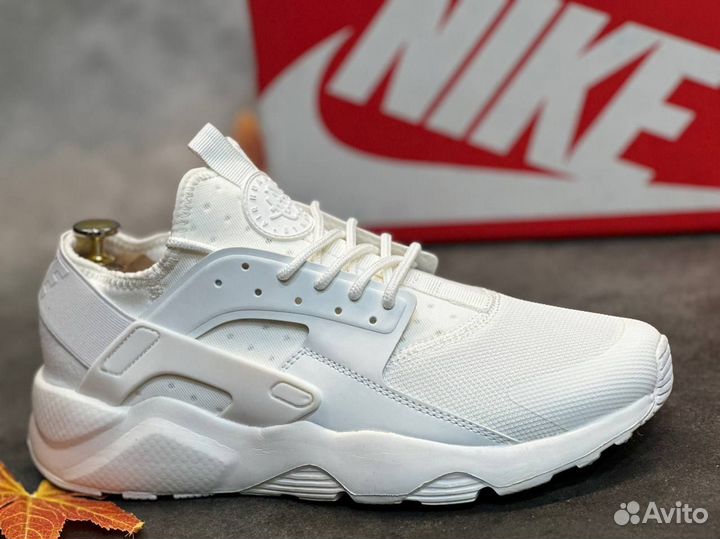 Nike air Huarache белые разм. 42