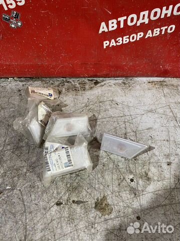 Opel vectra C Повторитель на крыло правый белый