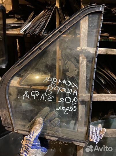 Форточка задняя левая honda accord 1990г седан