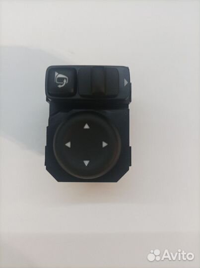 Кнопка регулировки зеркал Nissan