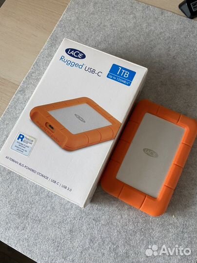 Внешний жесткий диск Lacie 1tb/тб (как новый)