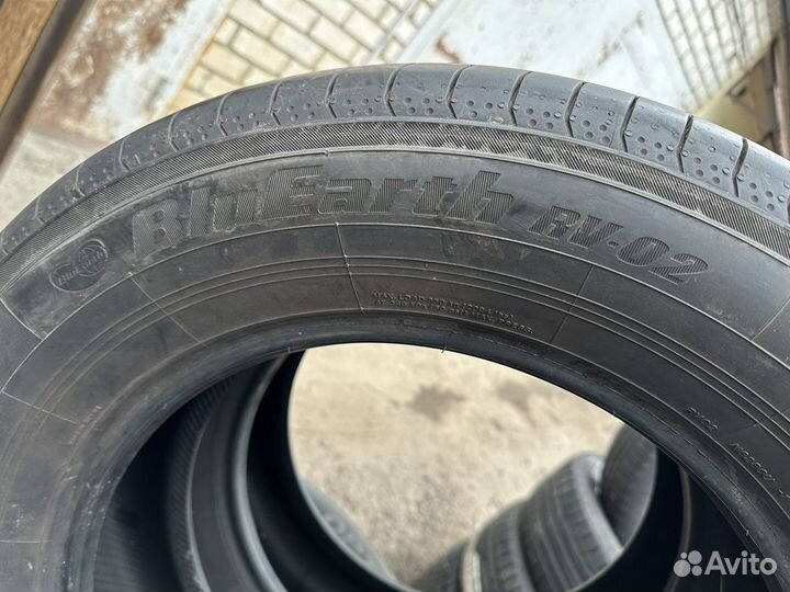 Yokohama BluEarth RV-02 225/65 R17