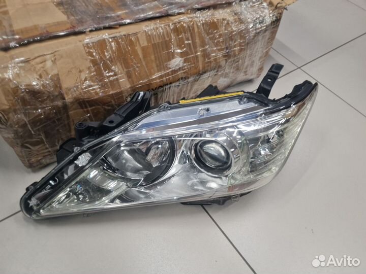 Фара левая Toyota Camry XV50 2011-2017