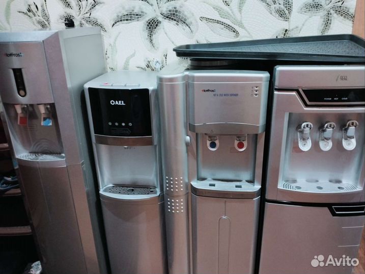 Куллер для воды напольный