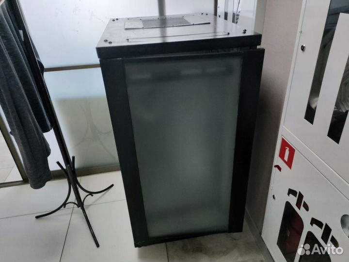 Серверный шкаф Ship 22 слота, на колёсиках