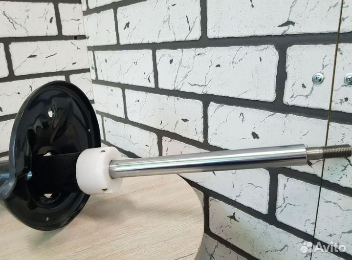 Автомобильный амортизатор дэу газовый правый анало