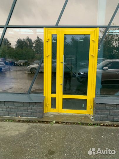 Двери алюминиевые