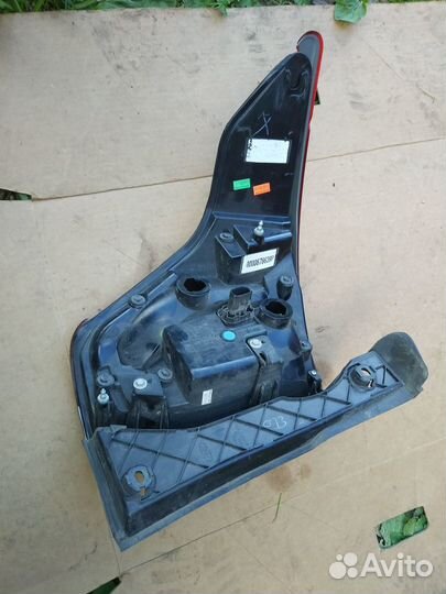 Фонарь правый Ford Explorer 5