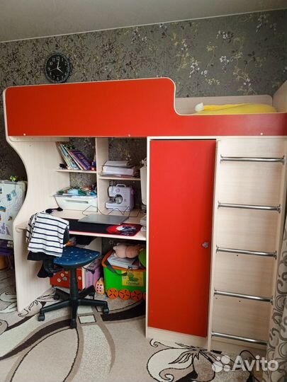 Детская двухярусная кровать