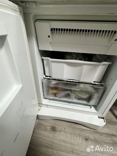 Холодильник Indesit