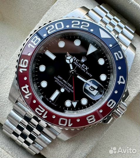 Швейцарские часы Rolex GMT-Master II 126710blro-00