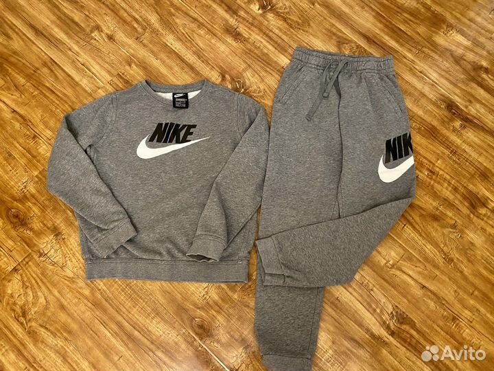 Спортивный костюм Nike