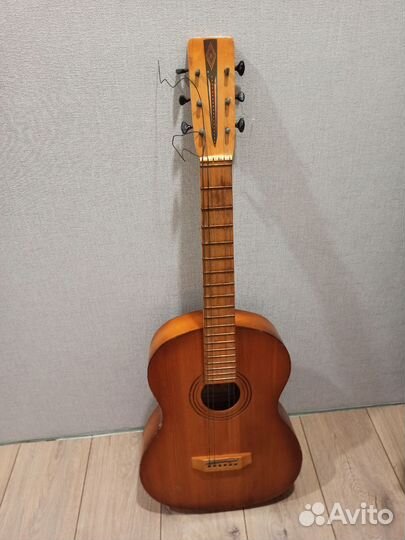 Гитара шестиструнная