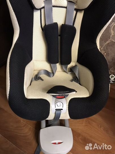 Автомобильное кресло Brevi изофикс. Италия