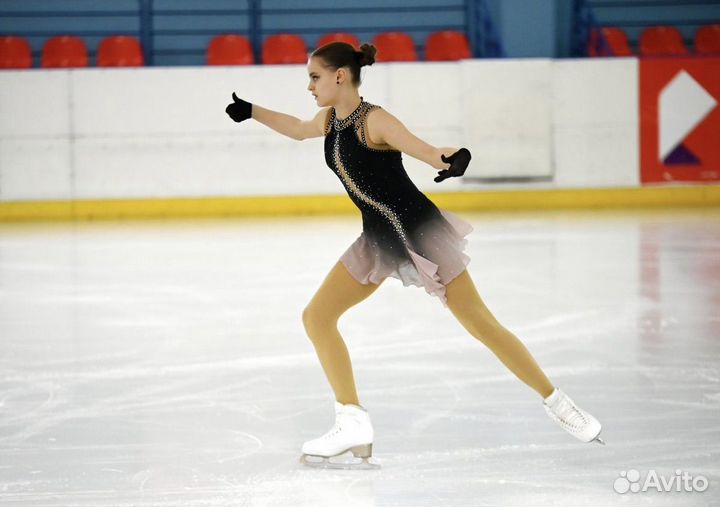 Платье для выступления для фигурного катания