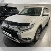 Mitsubishi Outlander 2.0 CVT, 2019, 46 307 км, с пробегом, цена 2 199 000 руб.