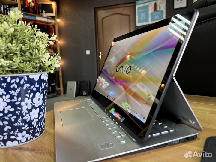 Ноутбук-трансформер Sony / Core i3 / SSD 256gb