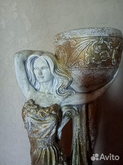 Статуэтка /кашпо для цветов гипс