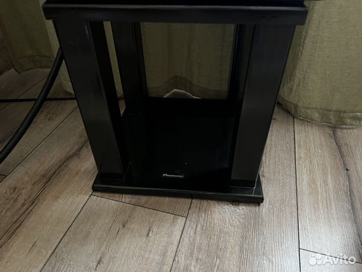 Подставки,стойки под акустику