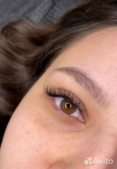 Модель на наращивание ресниц