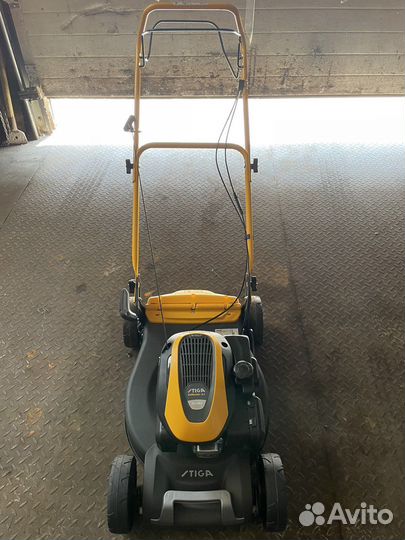 Газонокосилка бензиновая самоходная бу