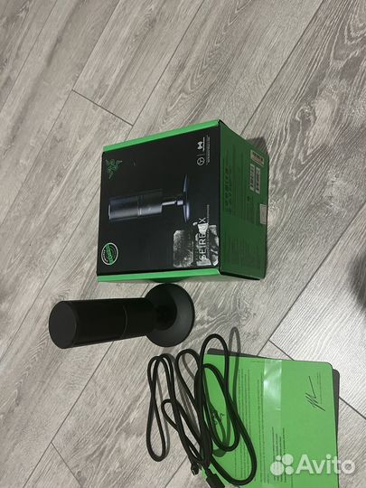 Микрофон Razer seiren X