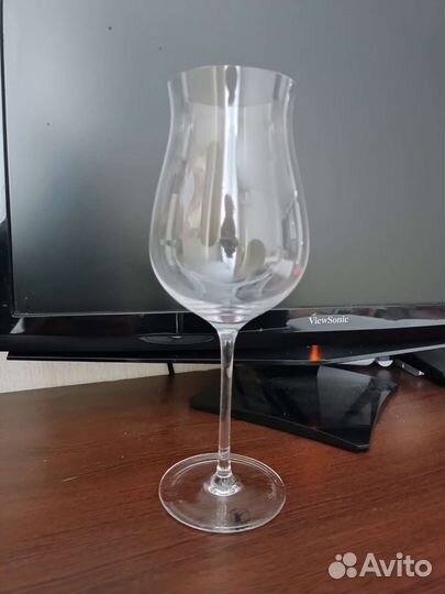Хрустальные бокалы для вина