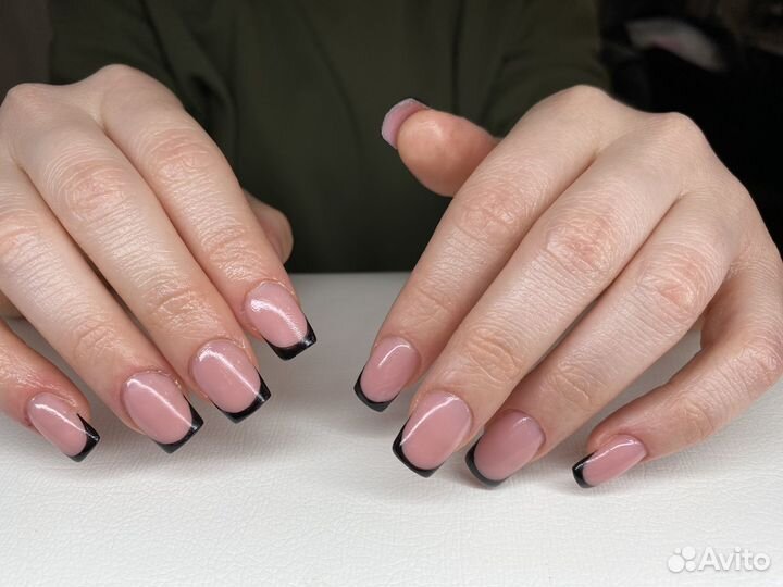 Модель на маникюр, наращивание, коррекцию