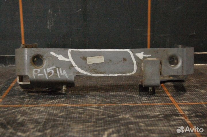 Кронштейн масляного радиатора-Mercedes-Benz G-W463