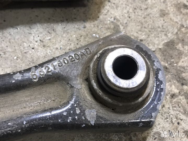 Задний поперечный рычаг Chrysler Pacifica 16-22