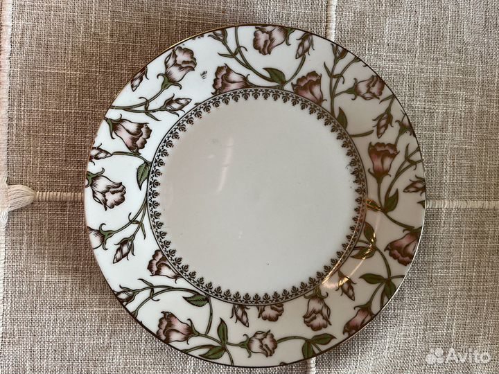 Новый набор тарелок